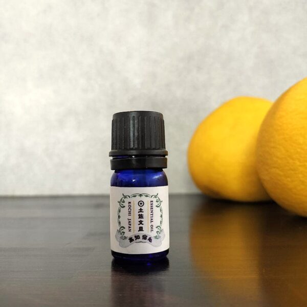 土佐文旦エッセンシャルオイル 5ml｜すっきり軽やか、だけど深い。